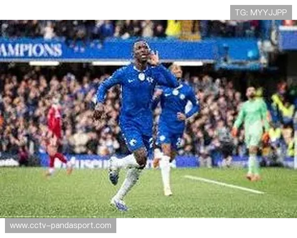 英超切尔西1-1战平阿森纳，凯塞多染红下场